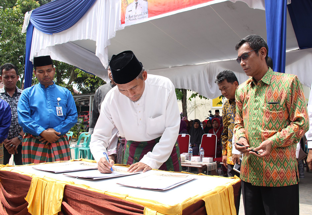 Penandatanganan Penyerahan Lingkungan, Fasilitas Sosial, dan Fasilitas Umum Perumahan Griya Sidomuly