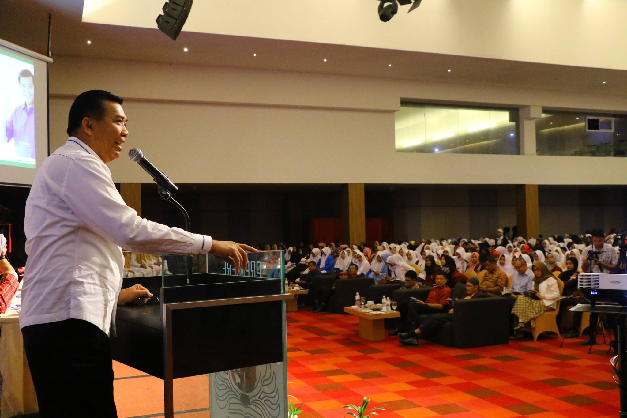 Walikota Pekanbaru Firdaus ST.MT Menjadi Narasumber Kuliah Umum pada Acara Puncak Dies Natalis Unive