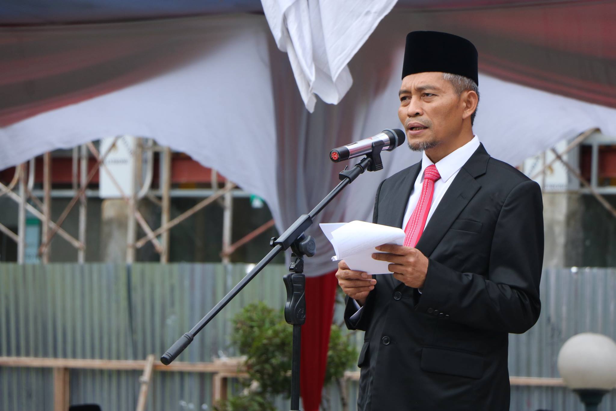 Wakil Walikota Pekanbaru H. Ayat Cahyadi sebagai Inspektur Upacara pada Upacara memperingati Hari Pahlwan ke-73 2018