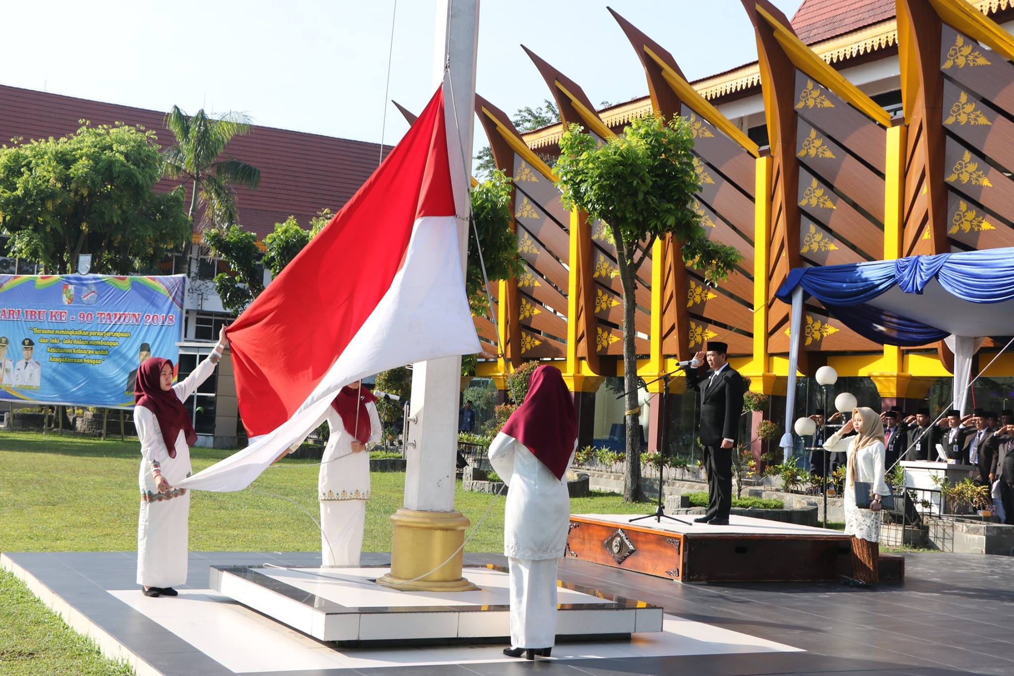 Upacara memperingati hari ibu ke-90 tahun 2018