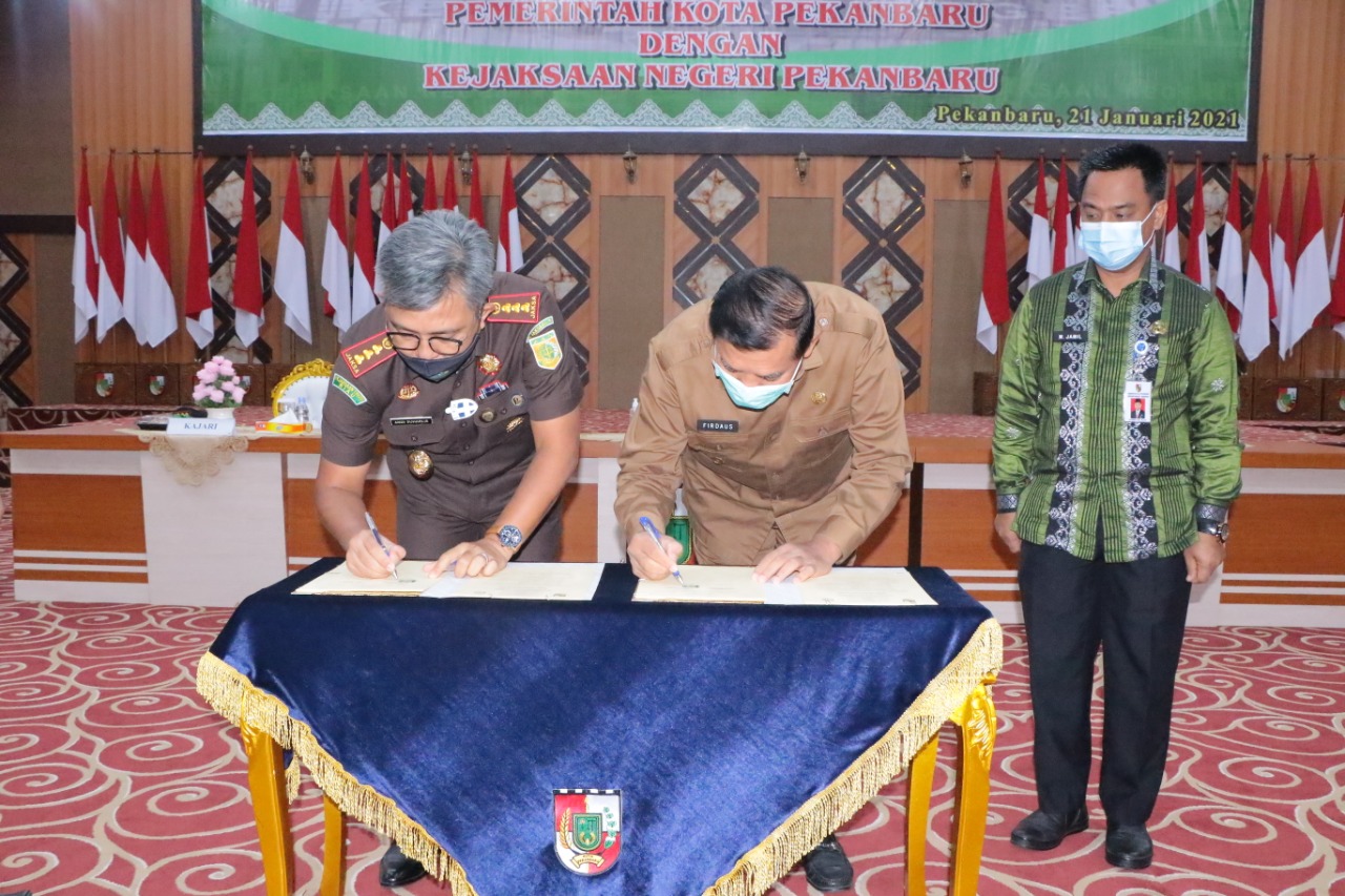 Penandatanganan MoU Antara Pemerintah Kota Pekanbaru dan Kejaksaan Negeri Pekanbaru