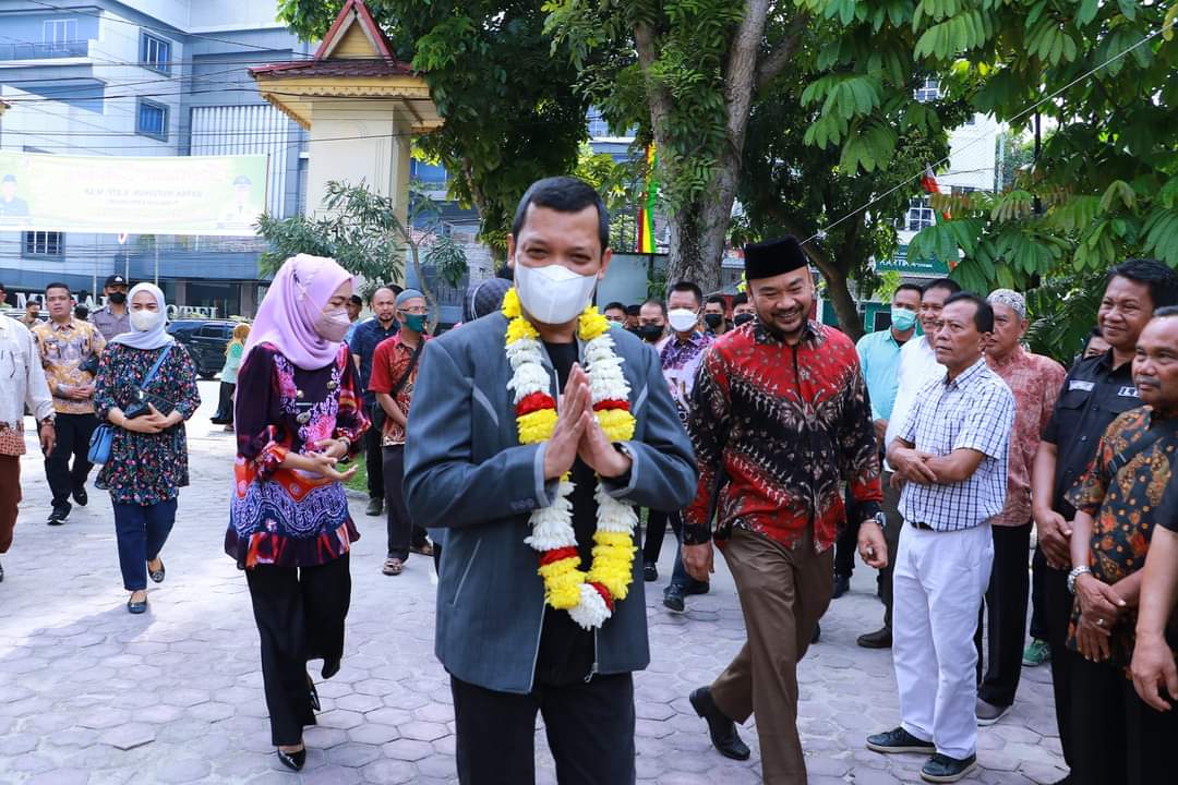 Pj Walikota Pekanbaru menyapa masyarakat
