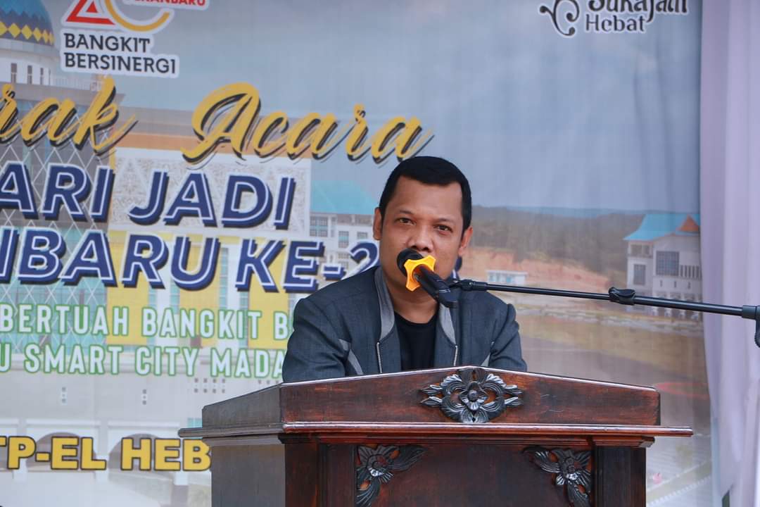 Pj Walikota Pekanbaru Muflihun memberikan arahan Dalam acara itu, Muflihun menjelaskan bahwa ia berencana untuk melakukan kunjungan rutin kepada warga kecamatan. Hal ini guna mengetahui langsung permasalahan warga yang ada di setiap kecamatan.