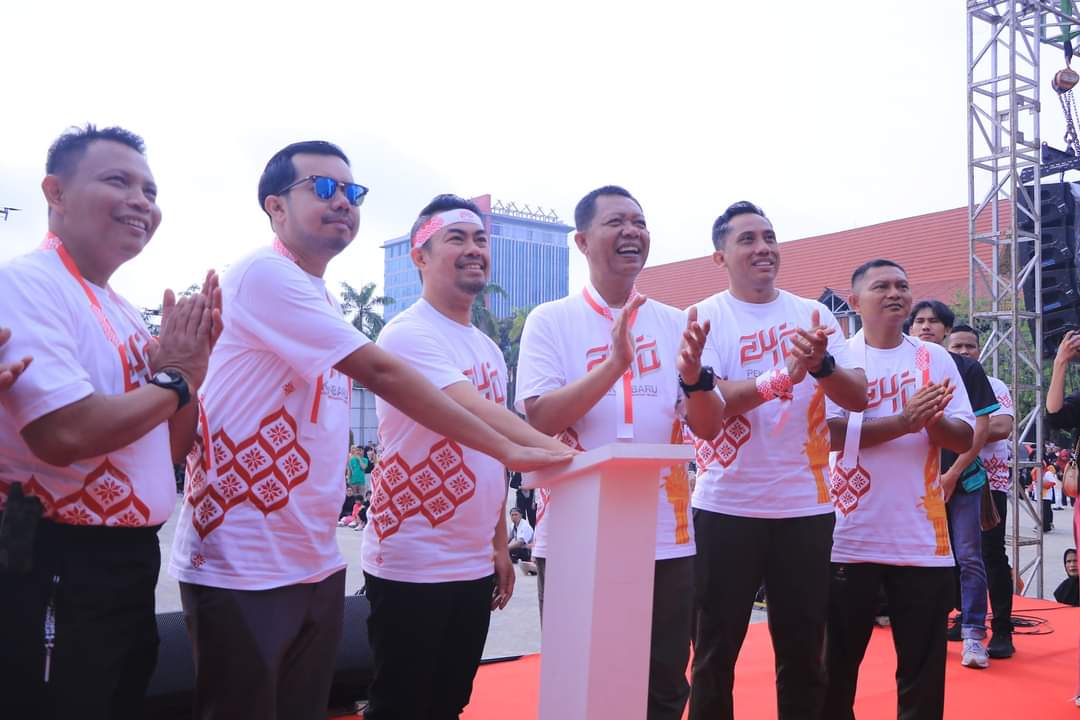 Pj Walikota Pekanbaru Risnandar Bersama Forkopimda meluncurkan logo dan tema Hari Jadi Pekanbaru ke-240 tahun 2024.