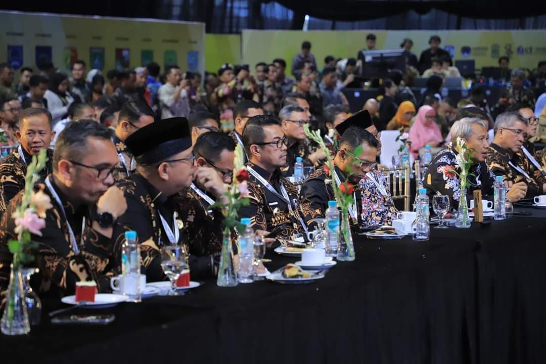 Presiden Jokowi Membuka  Rakernas Apeksi XVII di Balikpapan.