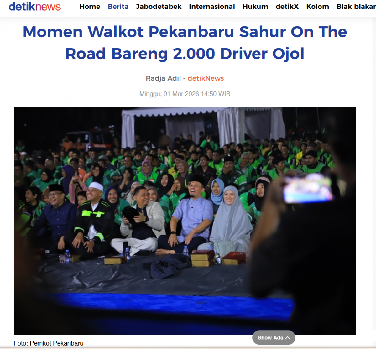Momen Walkot Pekanbaru Sahur On The Road Bareng 2.000 Driver Ojol