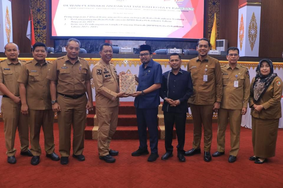 Pemko Pekanbaru Sampaikan Dua Ranperda ke DPRD
