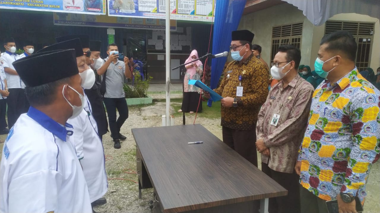 Image : Camat Kulim Minta RT-RW Tingkatkan Dedikasi Layani Masyarakat