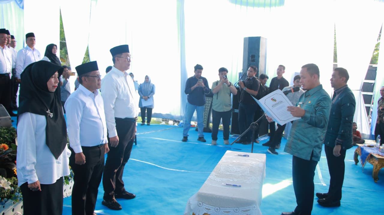 Dikukuhkan Walikota Agung, Ketua RT-RW se-Kecamatan Sail Diajak Sukseskan Program Pemerintah