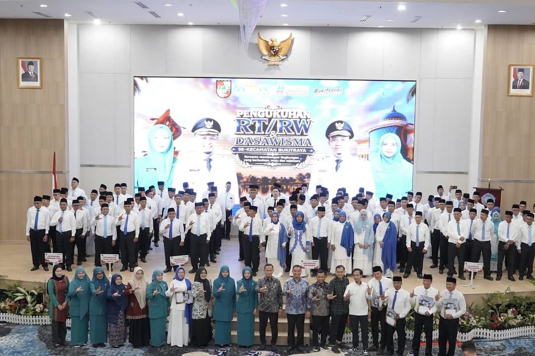 150 Ketua RT-RW dan Dasa Wisma di Bukit Raya Dikukuhkan, Siap Perkuat Pelayanan Warga