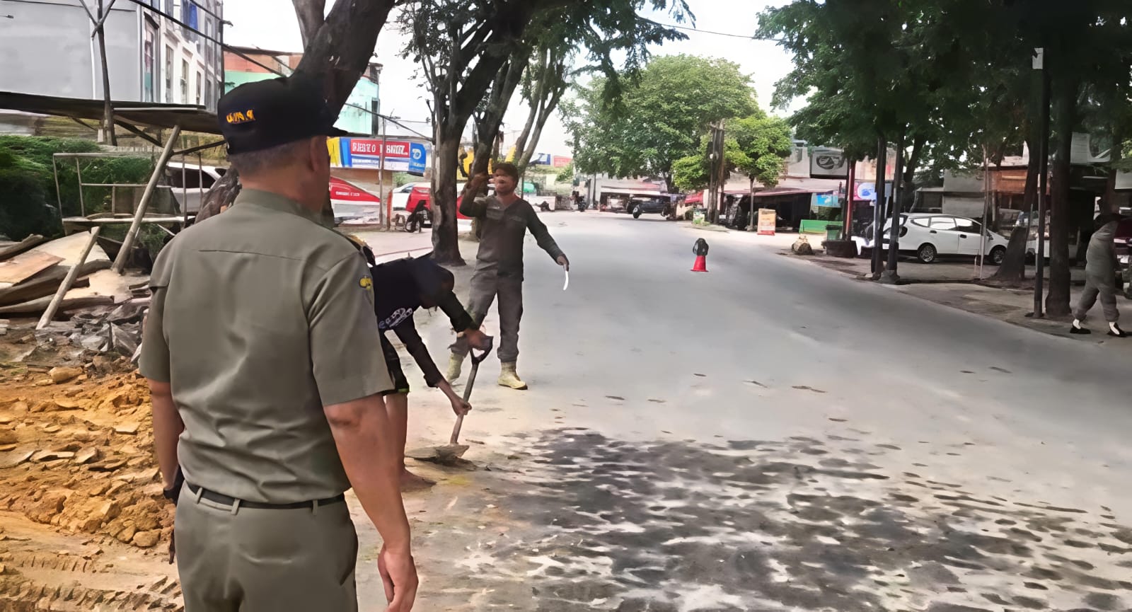 Satpol PP Pekanbaru Turun Tindak Pemilik Lahan di Paus