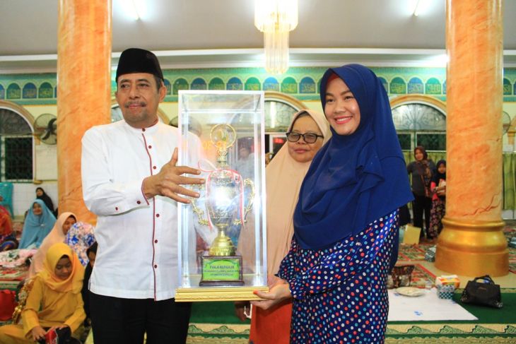 Kelurahan Kampung Bandar Raih Juara Umum Tiga Kali