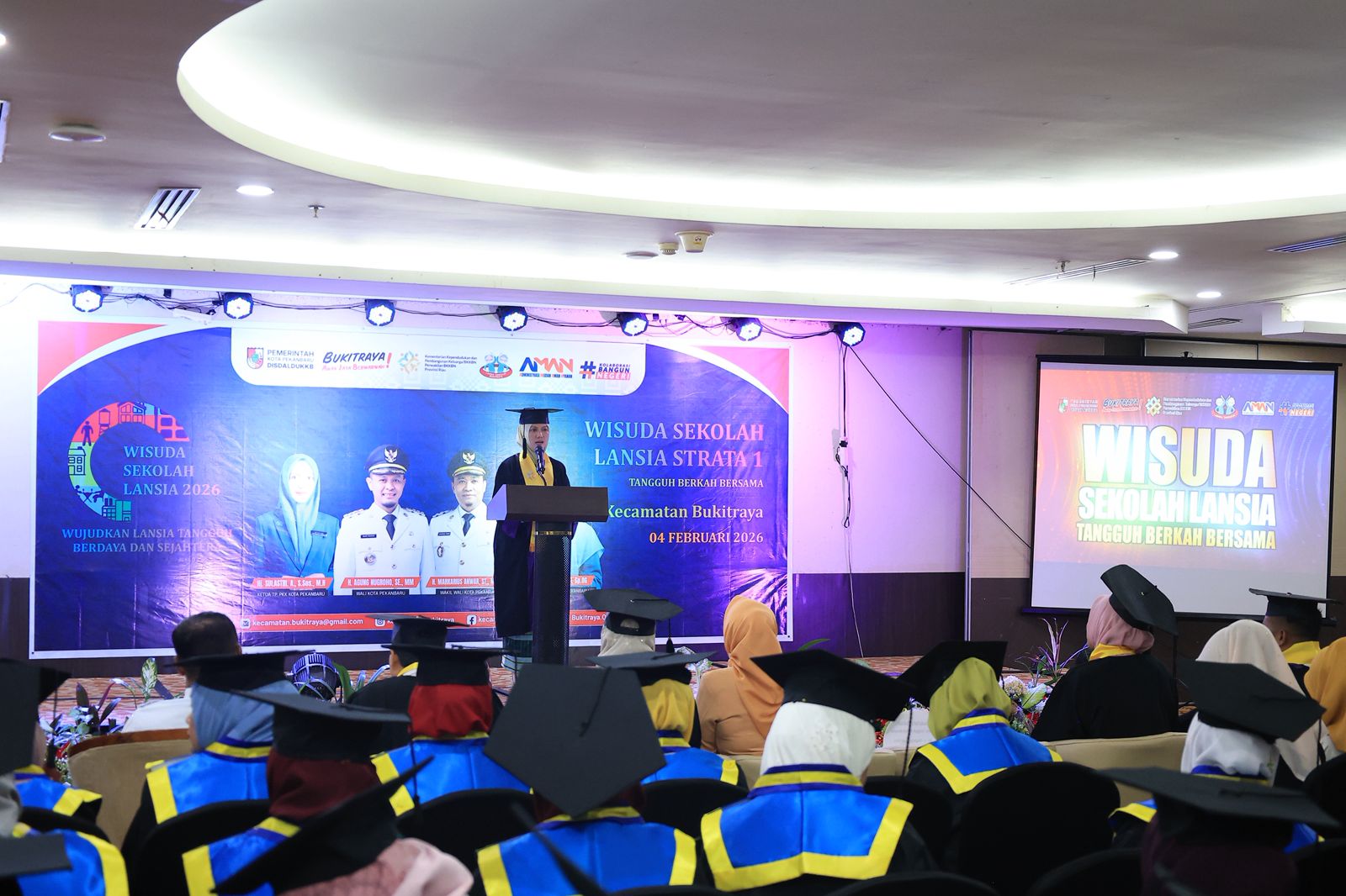 Ketua TP PKK Pekanbaru Wisuda Lansia, Dorong Terwujudnya Lansia Sehat dan Bermartabat