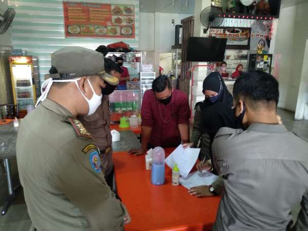 Razia, Satpol PP Sita Meja dan Kursi Kedai Kopi