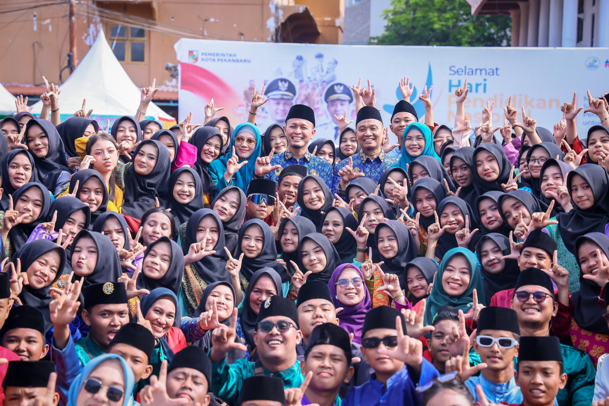 Hardiknas 2026, Walikota Tegaskan Komitmen Majukan Dunia Pendidikan