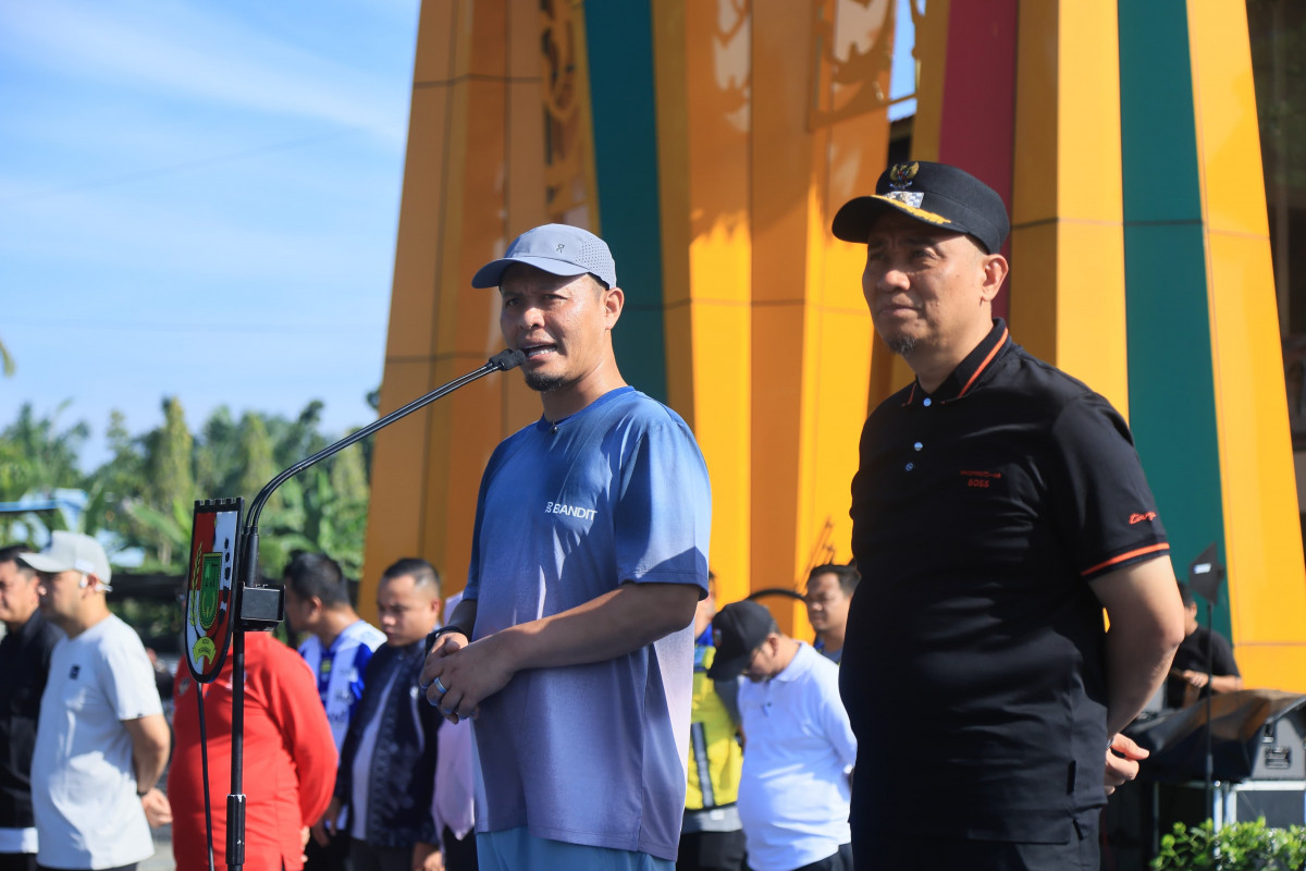 Wako Pekanbaru Pimpin Goro di Jalan Arifin Achmad