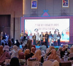 Image : Lantik Pengurus, Sulastri Agung: Dekranasda Pekanbaru Adalah Barometer Kemajuan Budaya Daerah