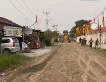 Image : Belasan Tahun Tak Tersentuh Perbaikan, Pemko Pekanbaru Aspal Jalan Pesisir Rumbai
