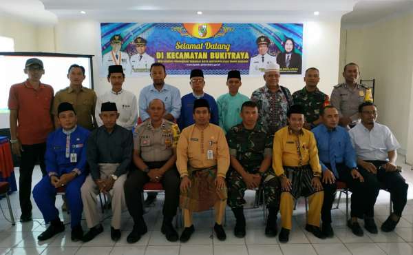 Upacara HUT RI Bukit Raya di Lapangan MTS Negeri 3