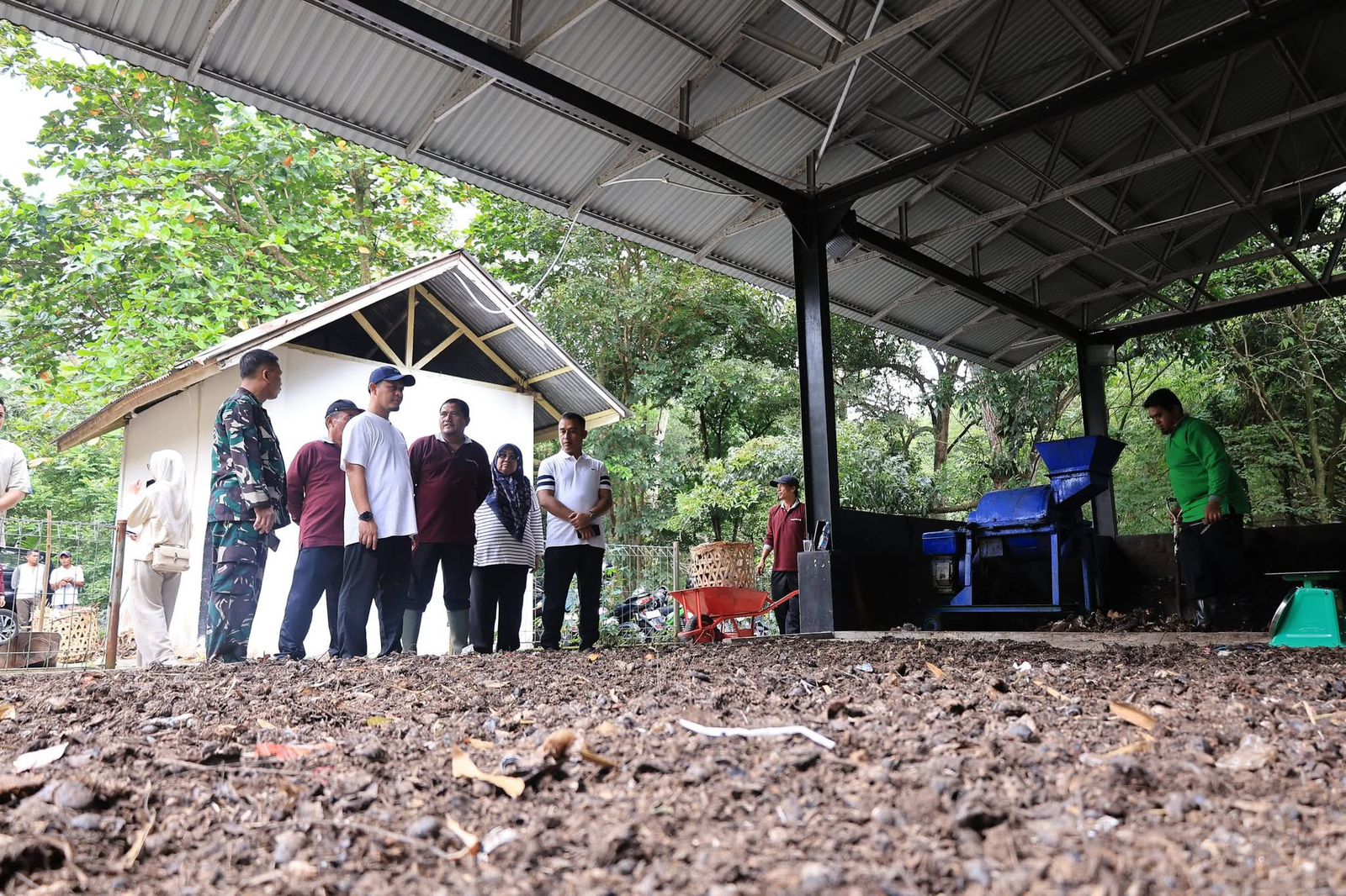 Wako Pekanbaru Tinjau Rumah Kompos di TPS 3R KMP Kopling Berjaya Sukajadi