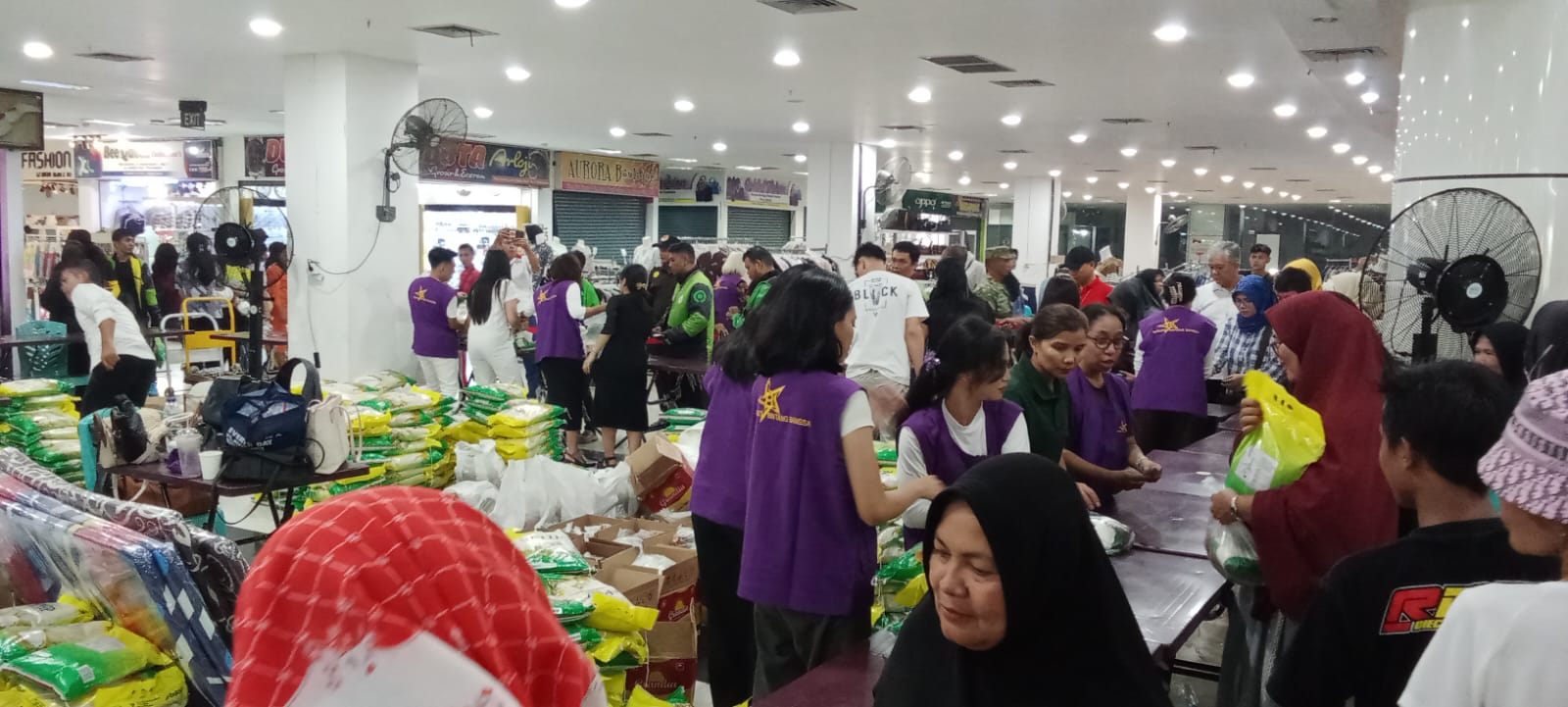 Kolaborasi Yayasan dan Pemko, Bakti Sosial di Plaza Central Pekanbaru Ringankan Beban Warga