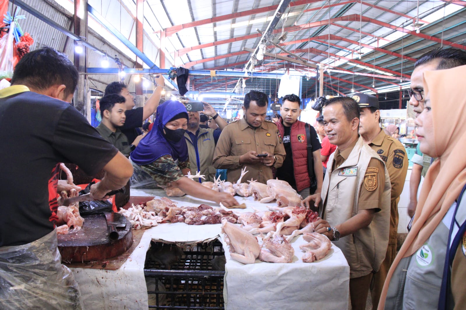 Pemko Pekanbaru Pantau Ketersediaan Pangan di Pasar Tradisional, Sejumlah Harga Komoditi Turun
