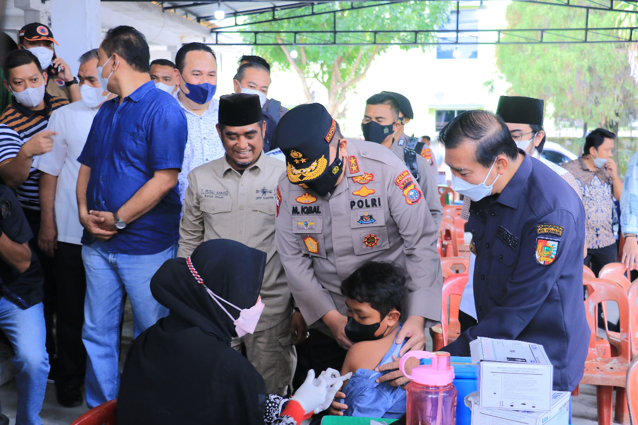 Kolaborasi PWNU, Pemko Pekanbaru dan Polda Riau, Puluhan Masyarakat Dapat Vaksinasi Gratis 2 Hari