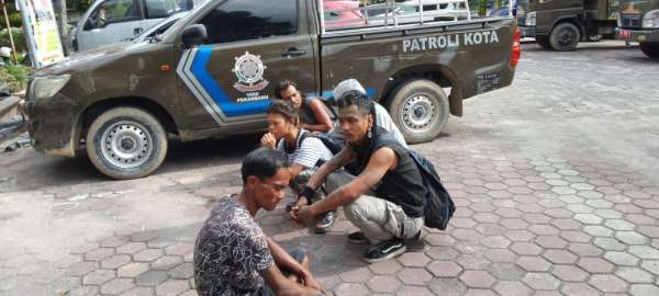 Satpol PP Amankan Lima Anak Punk di Tiga Lokasi