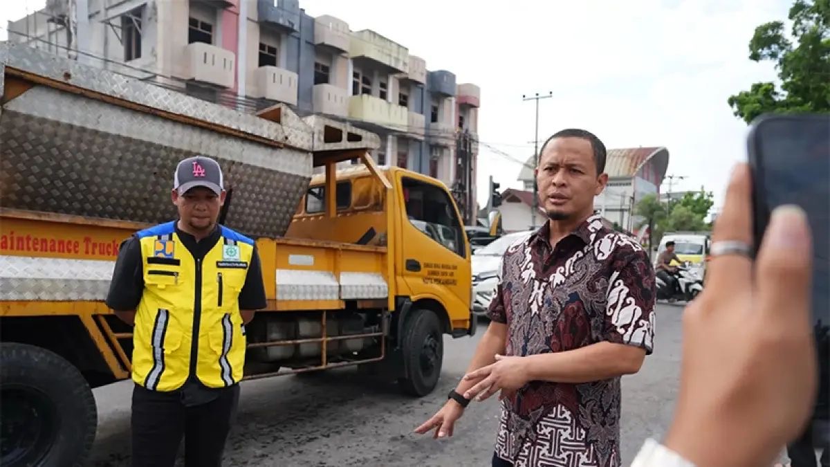 Wako Agung Pastikan Perbaikan Jalan Rusak di Pekanbaru Berlanjut