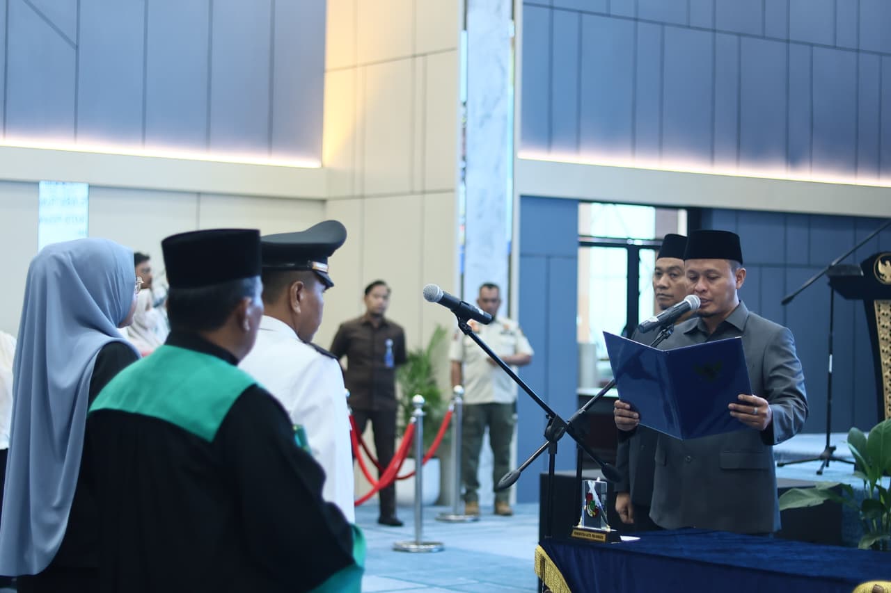 Wako Pekanbaru Kembali Lantik Camat Hingga Sekretaris Dinas, Ini Daftarnya!