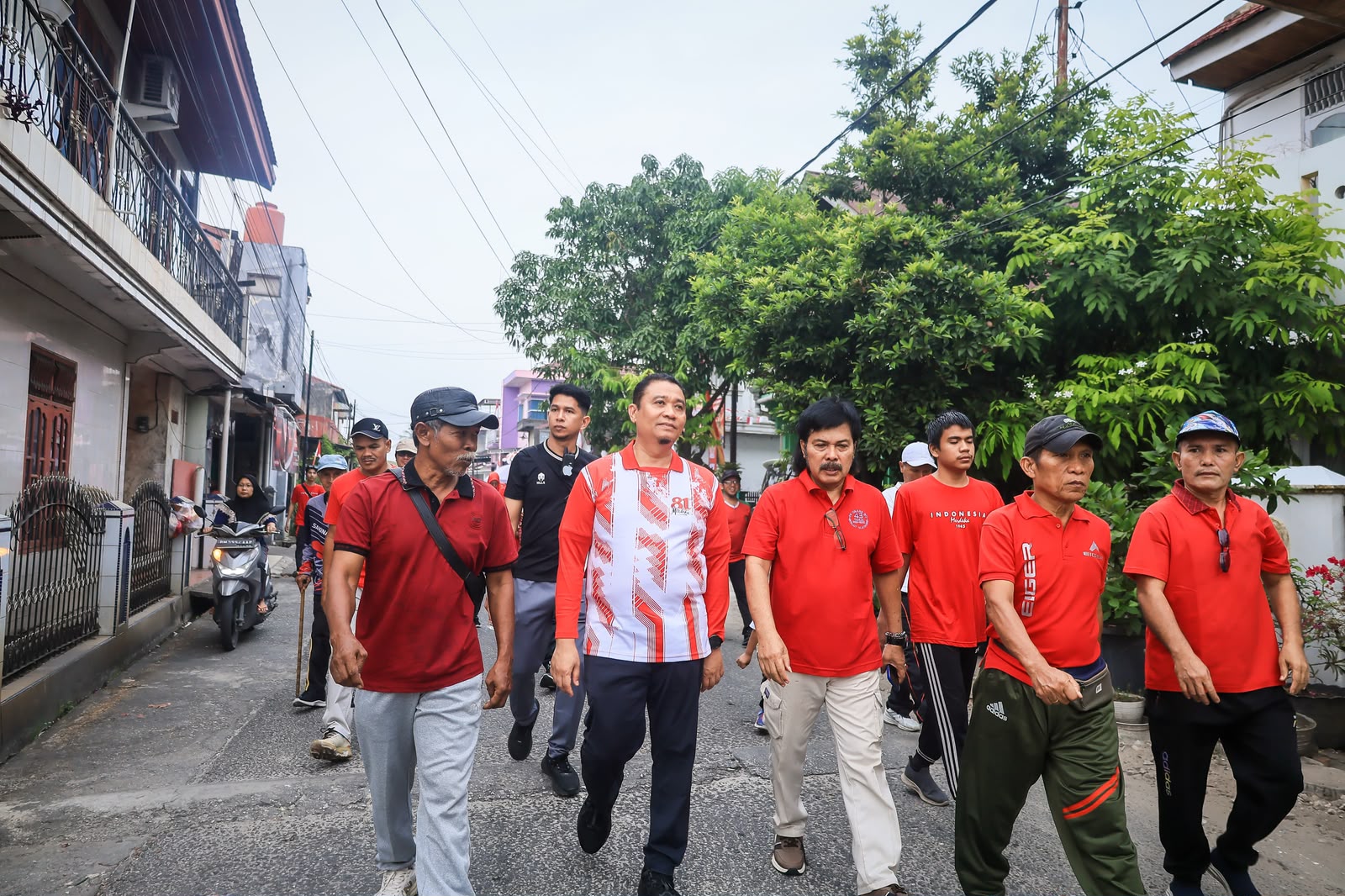 Meriahkan HUT ke 81 Kemerdekaan RI, Wawako Jalan Santai Bersama Warga Perumahan Sakinah Permai II