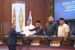 Image : Pemko Pekanbaru Terima Pandangan Umum Fraksi Terhadap Ranperda RPJMD 2025-2029