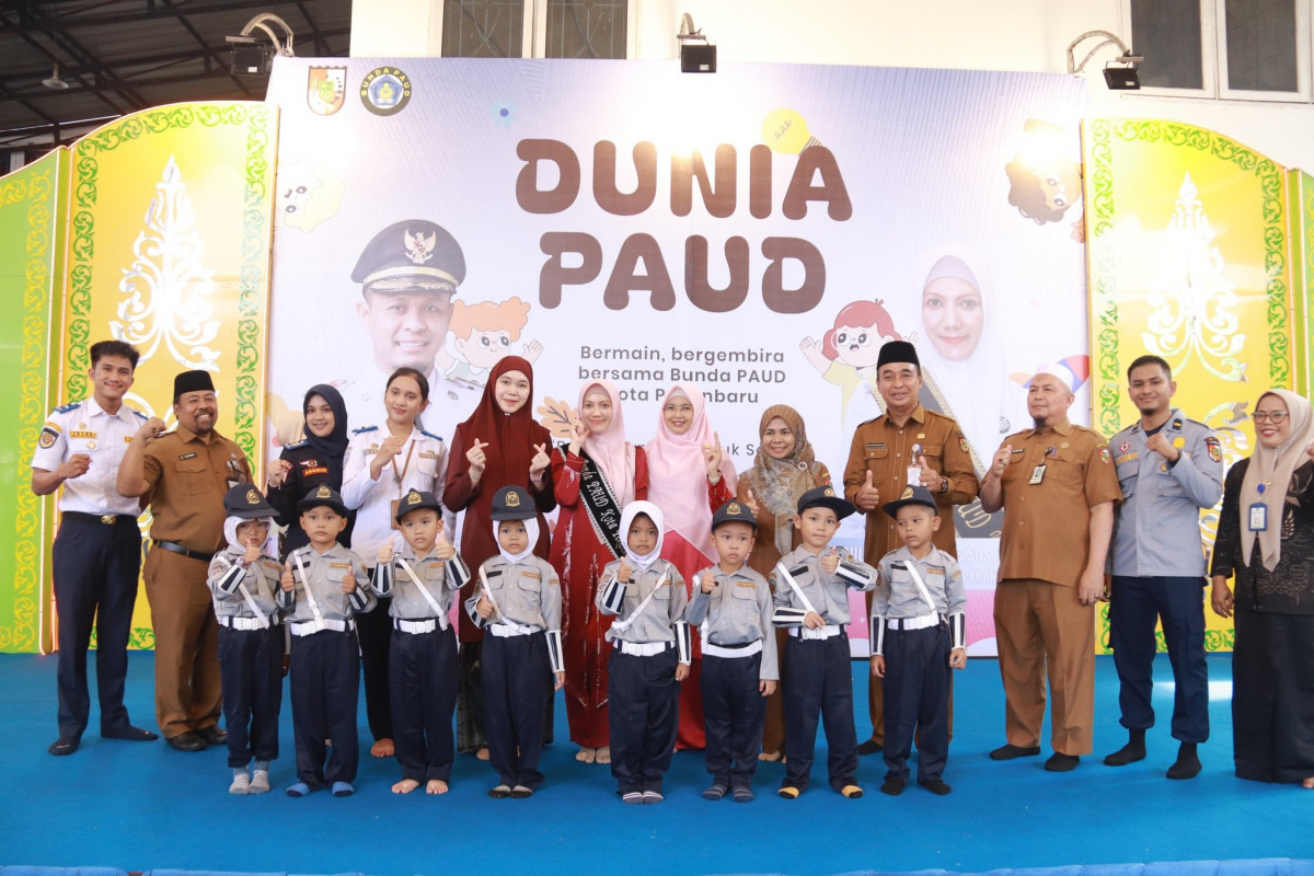 Bunda PAUD Pekanbaru Dampingi Ketua TP PKK Riau di Seminar Parenting Program Pelita