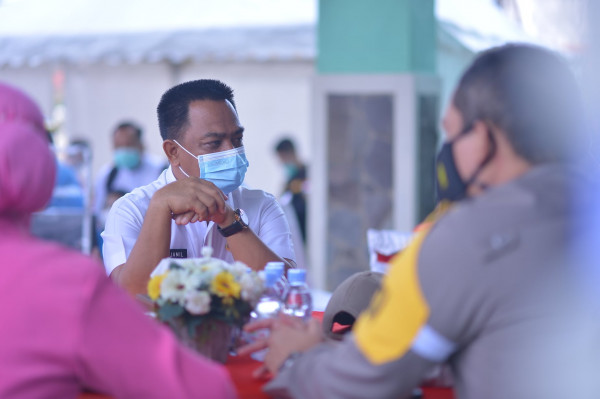 Sekda Merasa Lebih Sehat Setelah Disuntik Vaksin