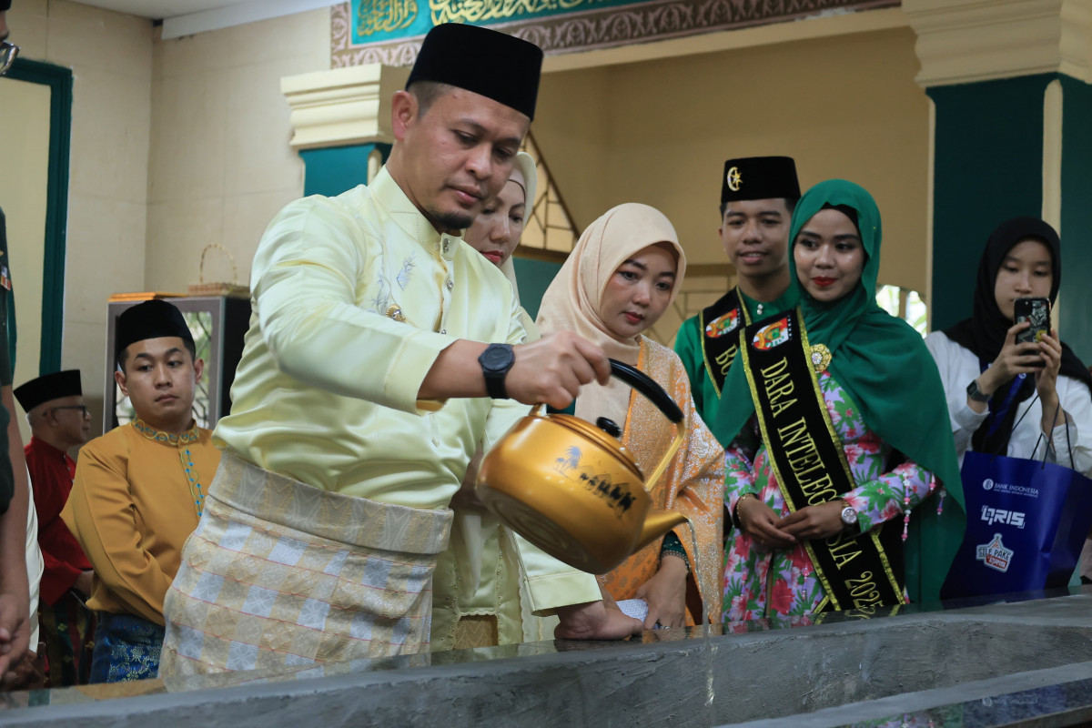 Wali Kota Ziarah ke Makam Pendiri Pekanbaru Jelang Ramadan 1447 H