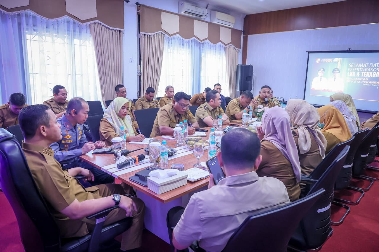 Rakor di Marpoyan Damai, Wako Agung Tekankan Soal Pelayanan Hingga Kebersihan