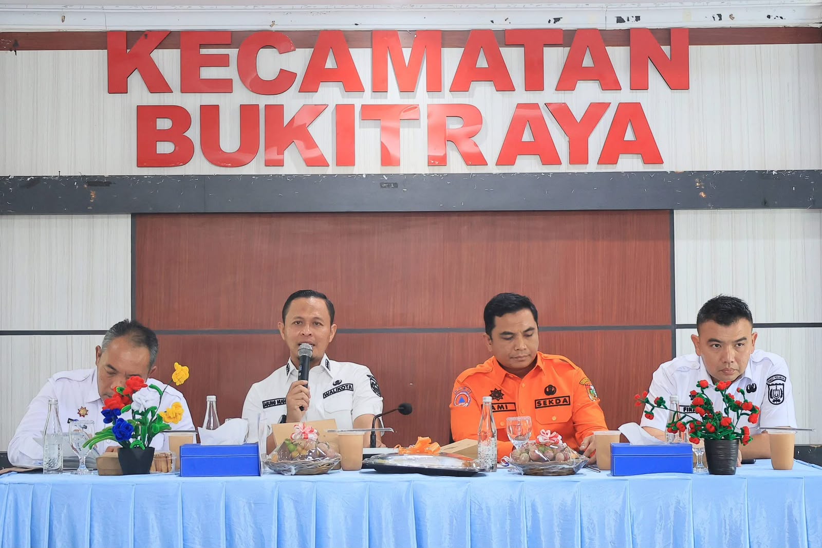 Pastikan Warga Terlayani dan Infrastruktur Diperbaiki, Wali Kota Kembali Evaluasi Kinerja Camat