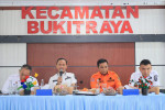 Image : Pastikan Warga Terlayani dan Infrastruktur Diperbaiki, Wali Kota Kembali Evaluasi Kinerja Camat