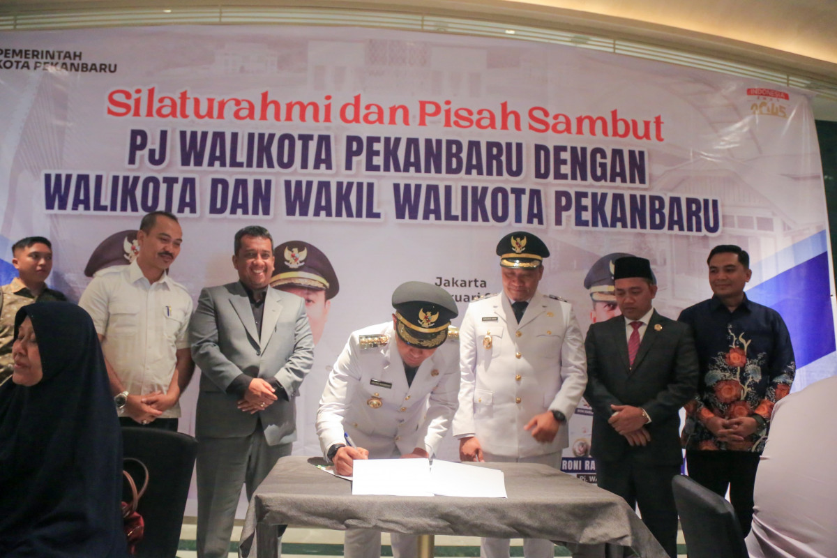 Pemko Pekanbaru Turunkan Tarif Parkir Tepi Jalan Umum: Roda Dua Rp1.000, Roda Empat Rp2.000