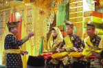Image : Agung-Markarius Resmi Sandang Gelar Adat dari LAM Pekanbaru