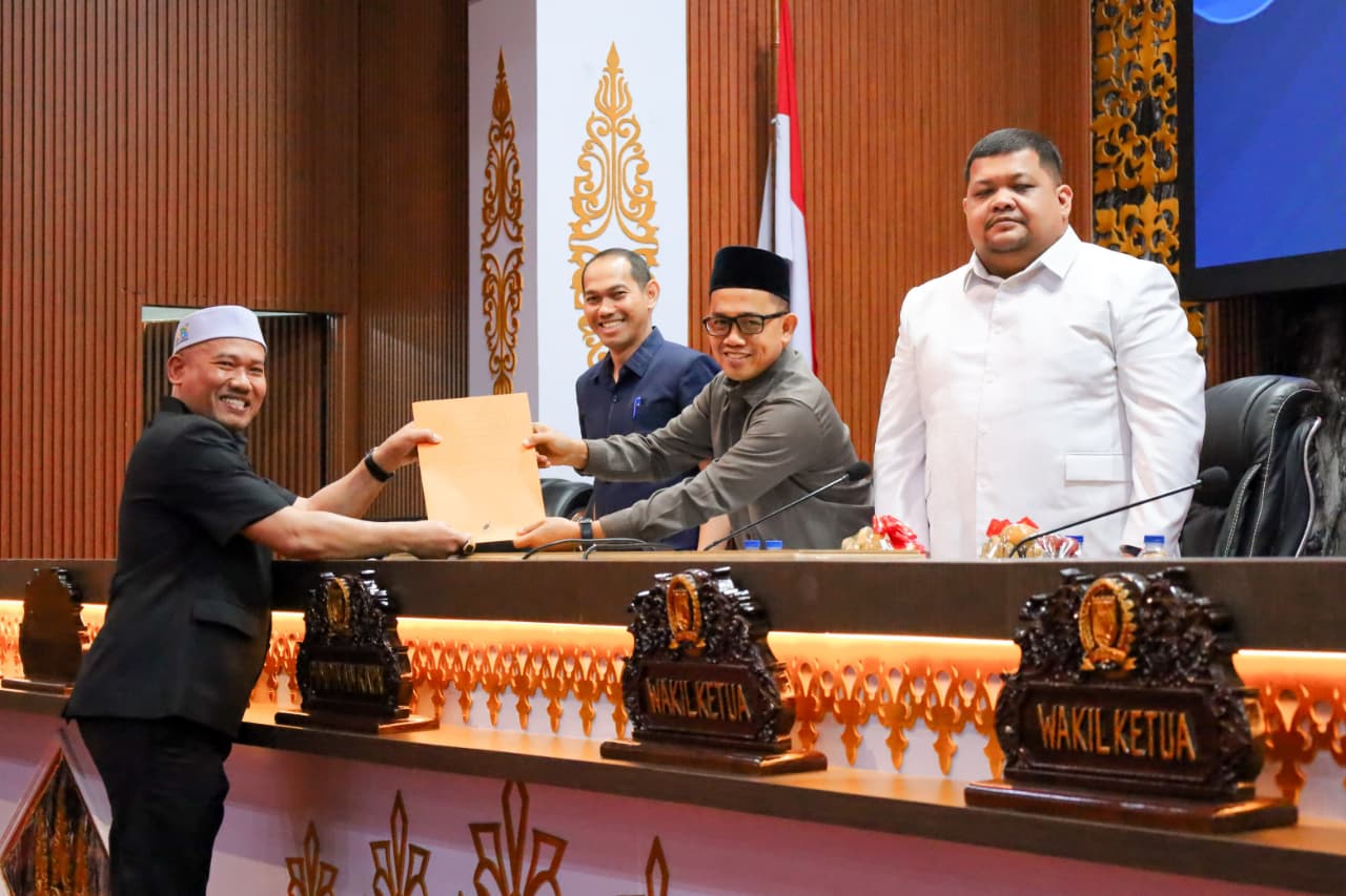 Pemko Pekanbaru Terima Pandangan Fraksi Terkait Ranperda Pertanggungjawaban APBD 2025