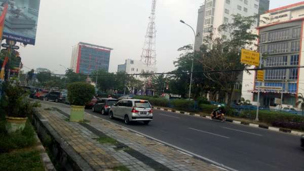 Drive Thru Recheese Factory Bikin Macet, Warga Kesal