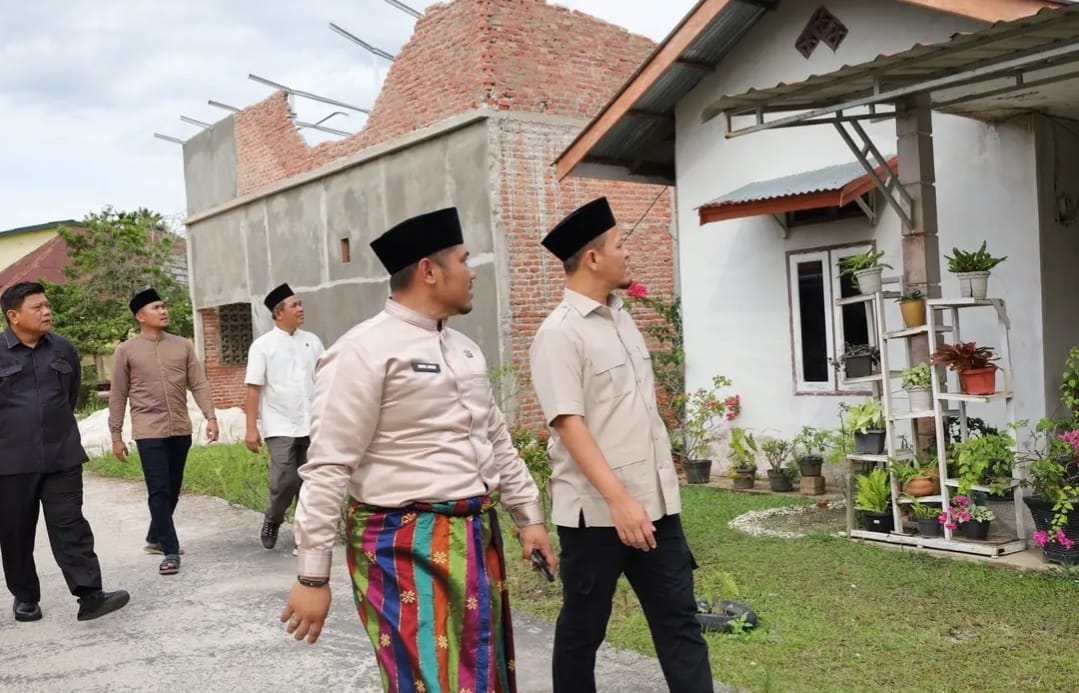 Balasan Rumah Diterpa Puting Beliung, Wako Pekanbaru Pantau Langsung Kondisi Warga