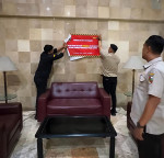 Image : Bapenda Pekanbaru Pasang Stiker Tunggakan Pajak ke Hotel di Sudirman