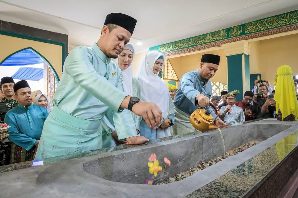 Wako dan Wawako Ziarah ke Makam Marhum Pekan Jelang HUT Pekanbaru
