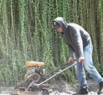 Image : Dinas PUPR Pekanbaru Tambal 9 Titik Jalan Rusak di Jalan Gunung Sahilan