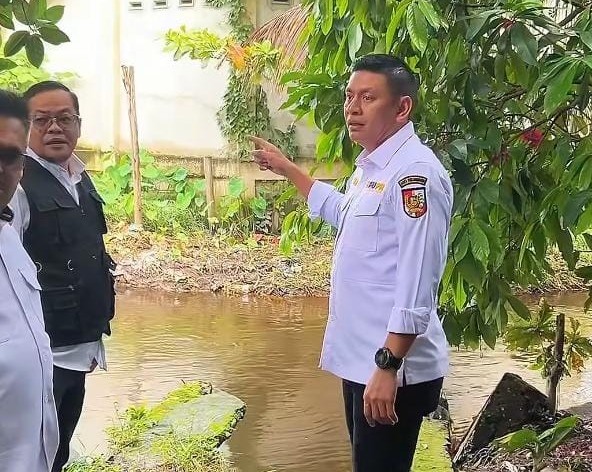 Pemko Pekanbaru dan Pemprov Riau Siapkan Perbaikan Drainase untuk Atasi Banjir di Depan RS Awal Bros