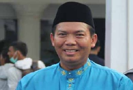Wako Firdaus Salat Id di Halaman Kantor Walikota