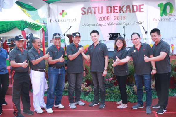 Hadiri HUT RS Eka Hospital ke-10.