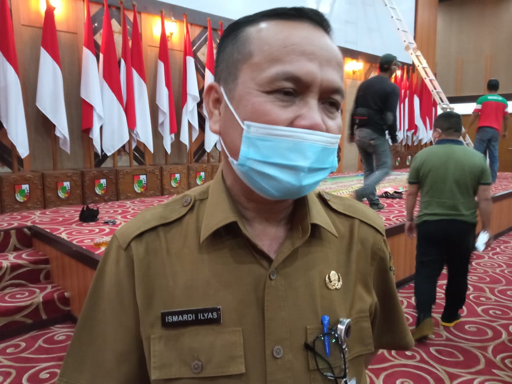 Peserta Didik Tidak Wajib Buat Seragam di Sekolah